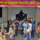 Menschen vor der Kirche Neufünfhaus bei der Langen Nacht der Kirchen