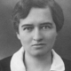 Ein Porträtfoto Hildegard Burjans im mittleren Alter