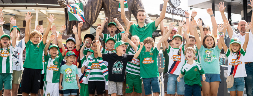 Junge Rapid-Fans im Prater