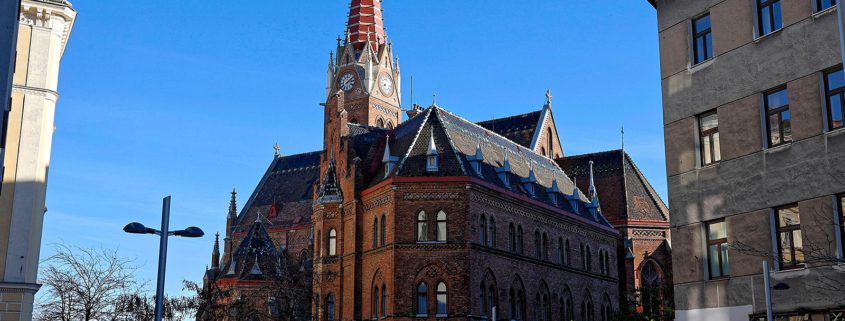 Pfarrhof und Kirche Rudolfsheim von der Meiselstraße aus gesehen