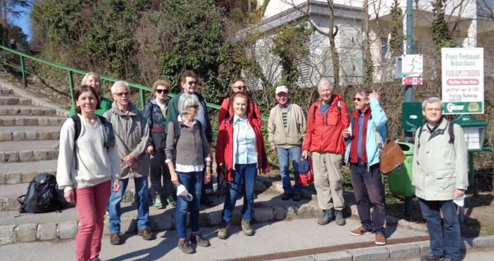 Die Wandergruppe am Anfang der Via Sacra