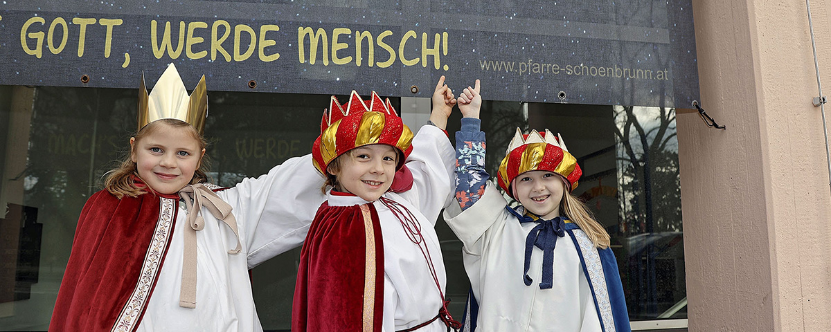 Eine Sternsigergruppe aus Schönbrunn-Vorpark