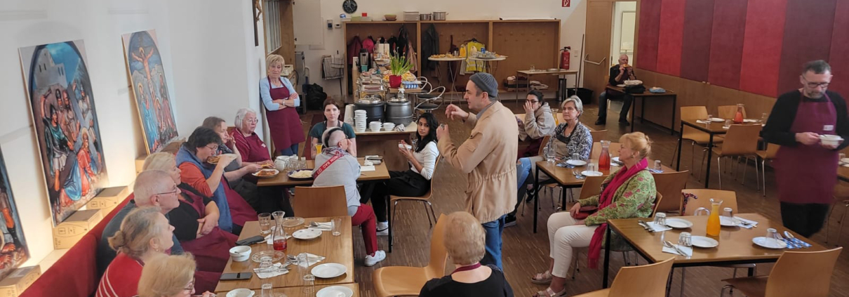 Das Team der Wärmestube Rudolfsheim bei der Vorbesprechung